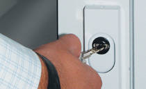 راه حل های امنیتی جهت افزایش امنیت قفل درب ورودی
